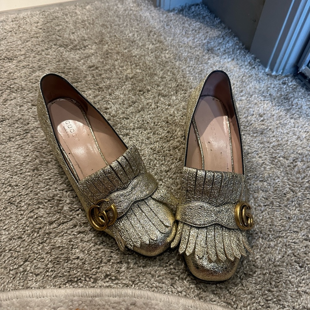 GUCCI Gold Metallic Heel Loafers size 37 1/2
